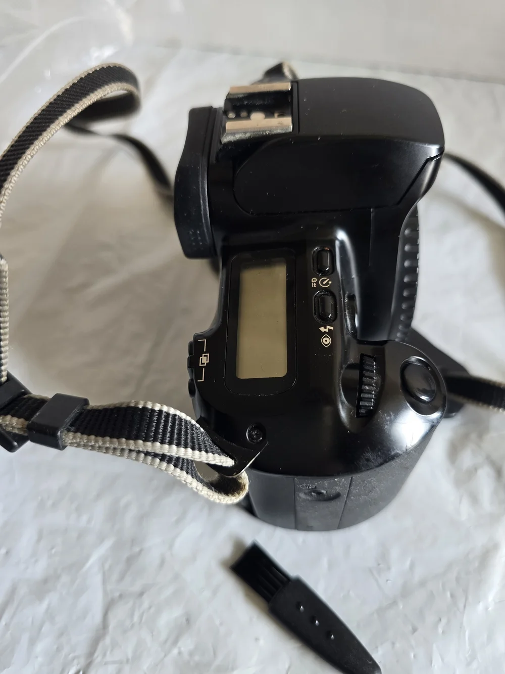 Canon EOS Rebel Xs Black DSLR Camera Body No Lense Like New Battery Operated
